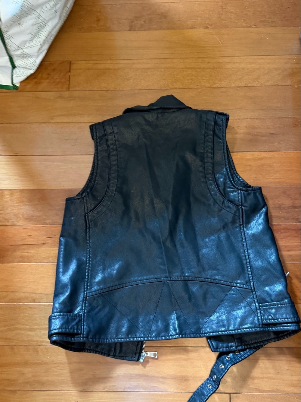 IMCCE Black faux leather kids’ motorcycle jacket vest, size 11 kids - Picture 2 of 6